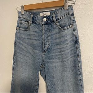 Dynamite Rosie Light Wash Slim/Straight Jean size 25